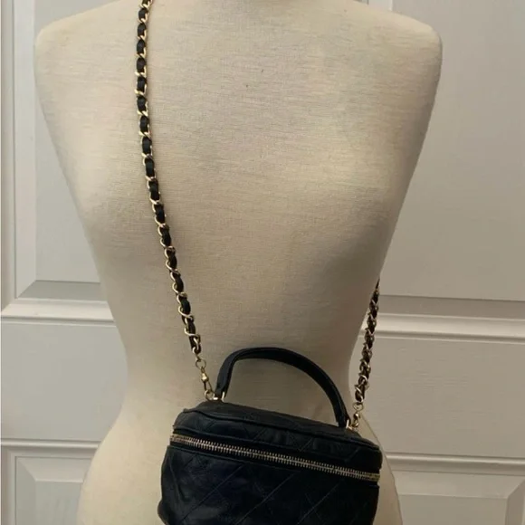 Vintage Chanel Quilted Vanity Bag - Picture 11 of 12